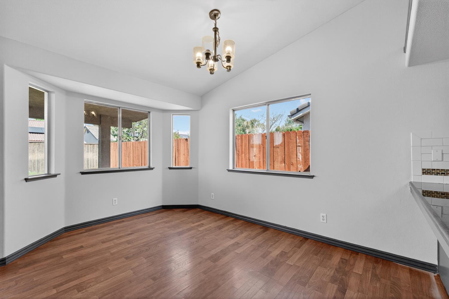 5427 N State St, Fresno, CA 93722