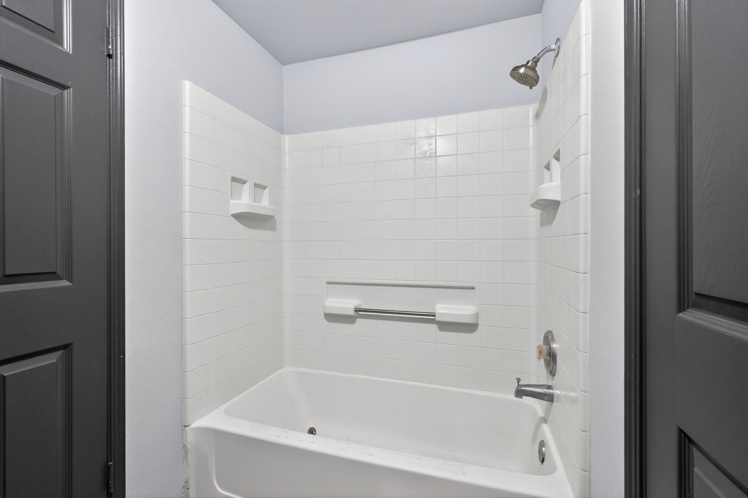 5427 N State St, Fresno, CA 93722