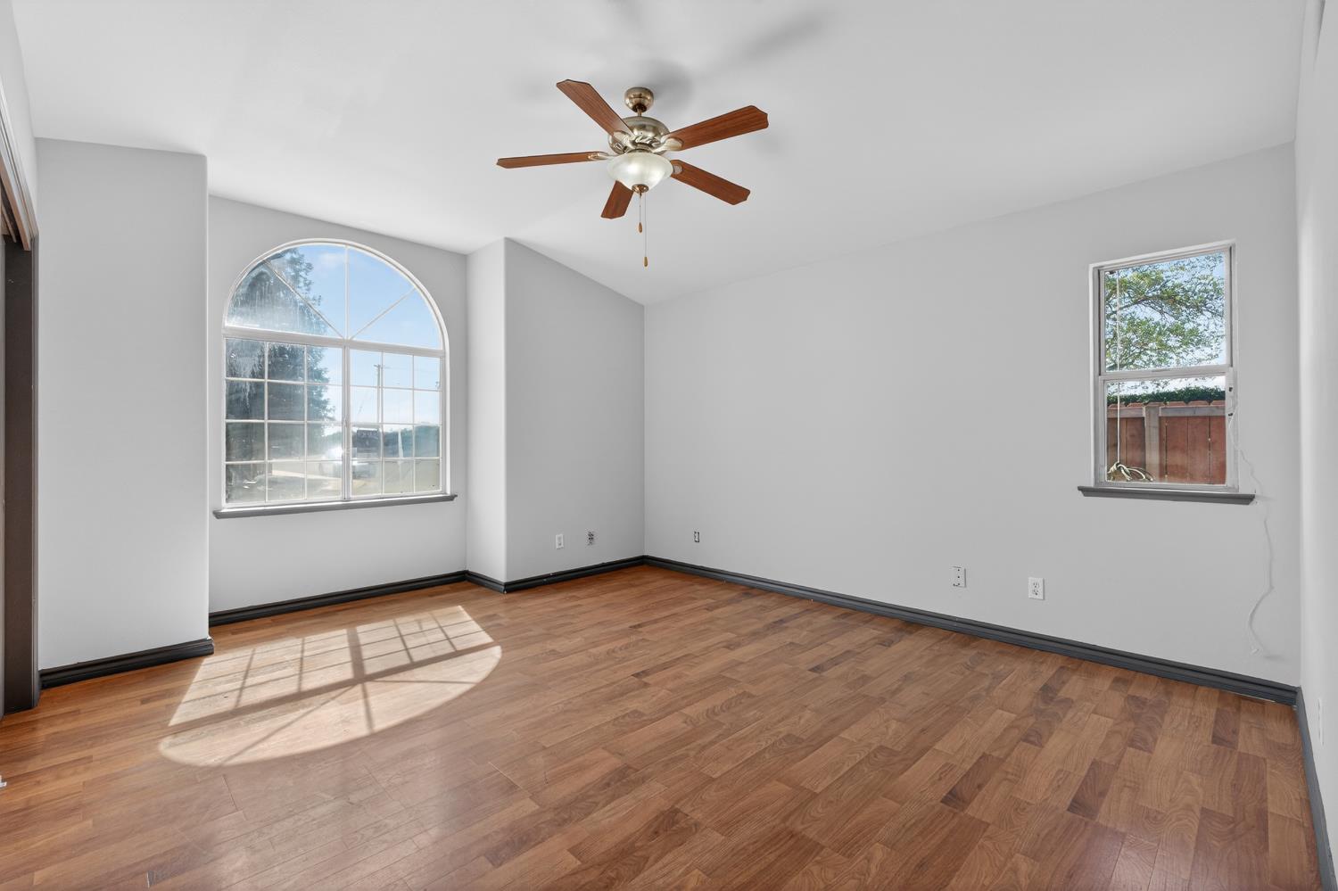 5427 N State St, Fresno, CA 93722