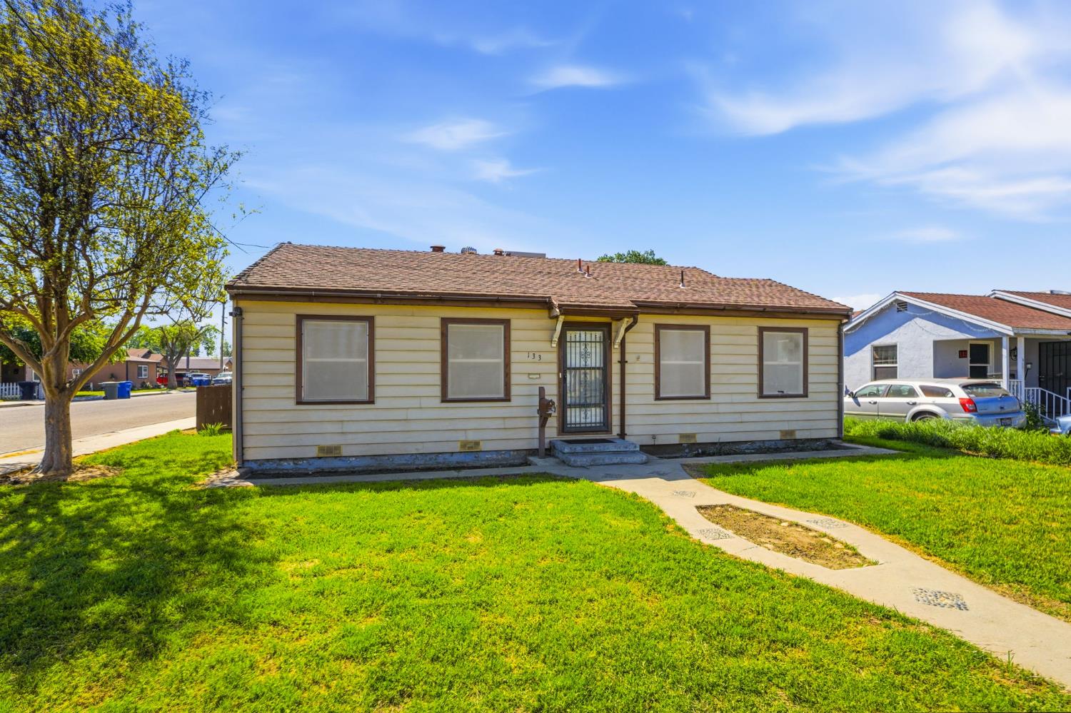 133 Oleander Ave, Lemoore, CA 93245