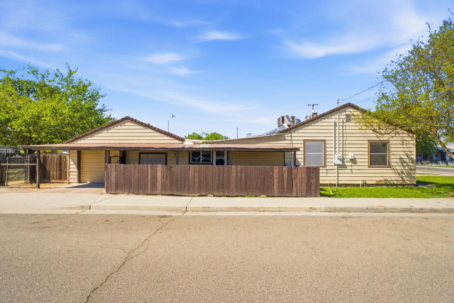 133 Oleander Ave, Lemoore, CA 93245