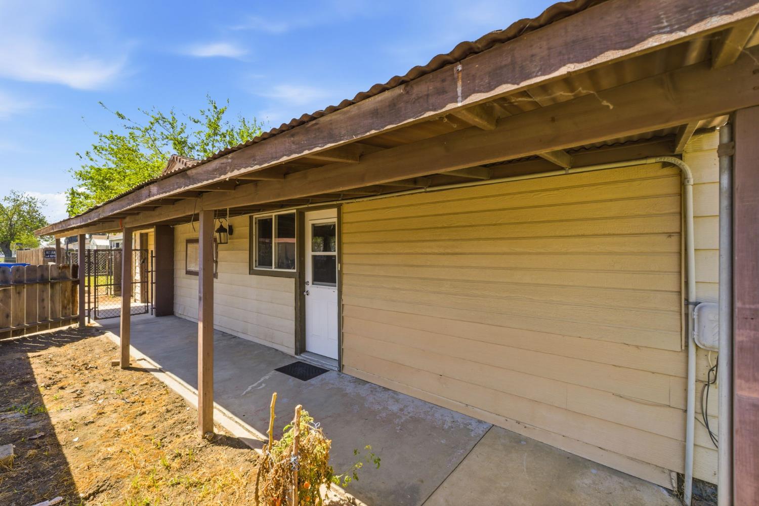 133 Oleander Ave, Lemoore, CA 93245