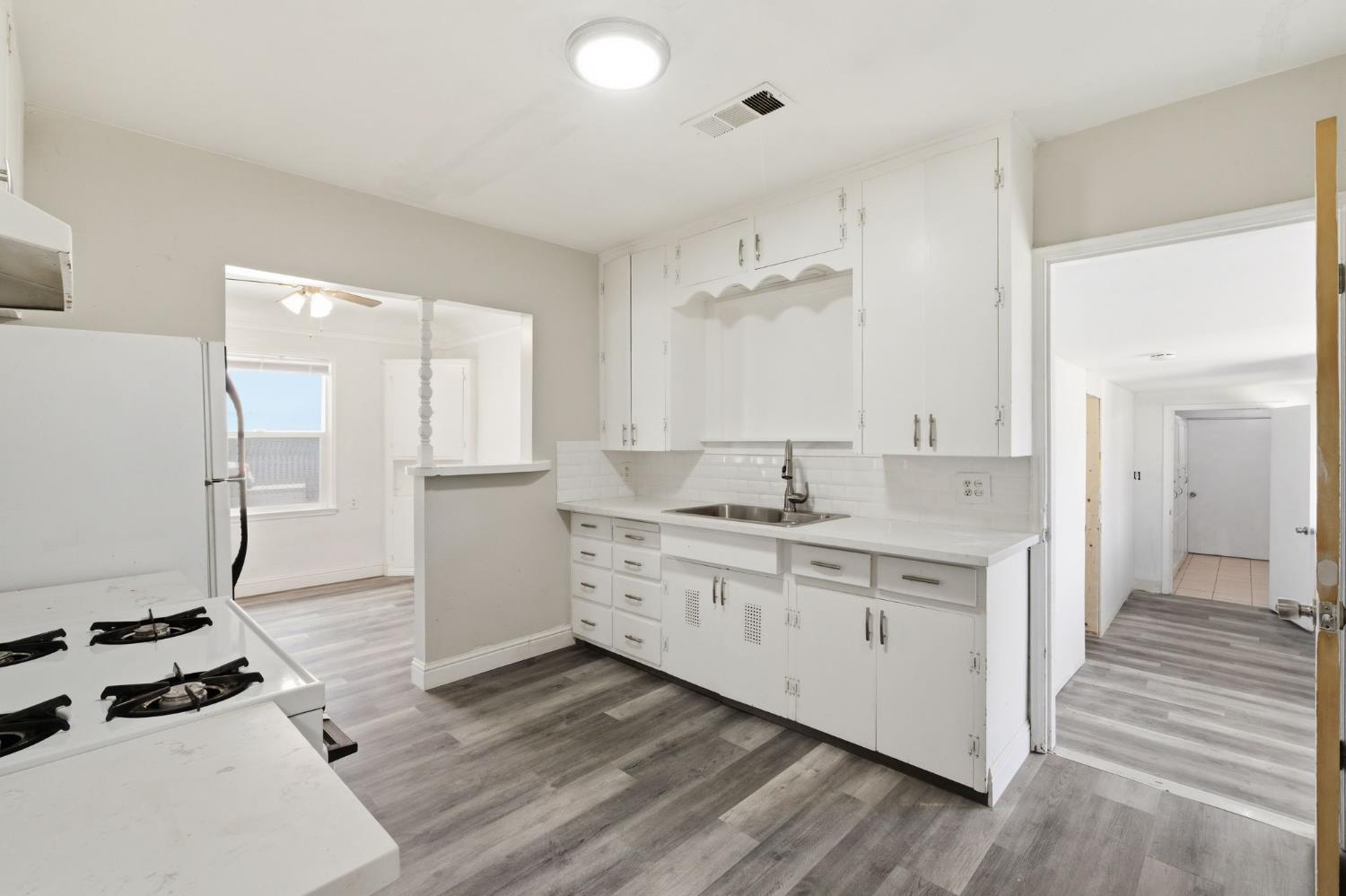 133 Oleander Ave, Lemoore, CA 93245