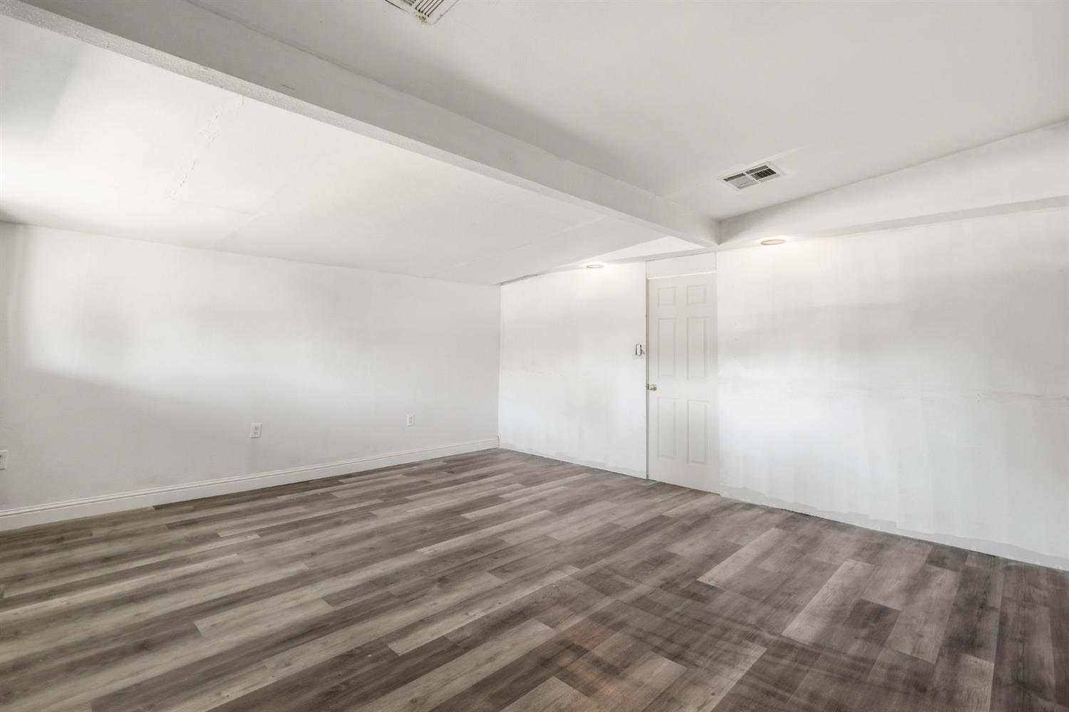 133 Oleander Ave, Lemoore, CA 93245