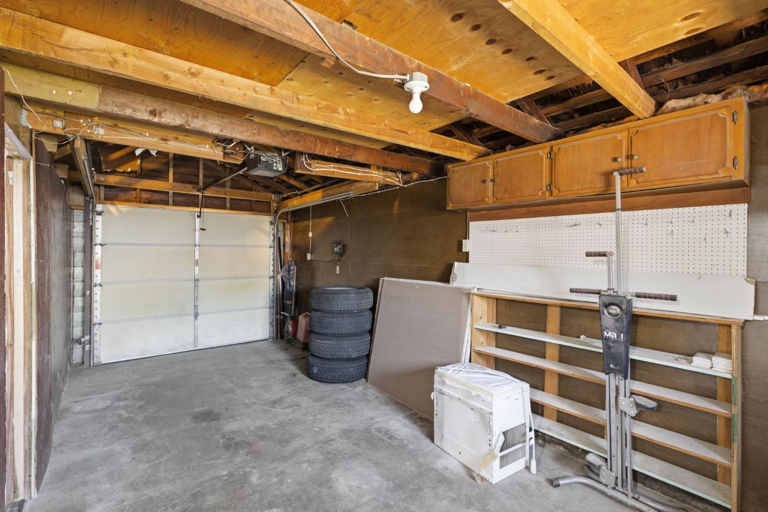 133 Oleander Ave, Lemoore, CA 93245