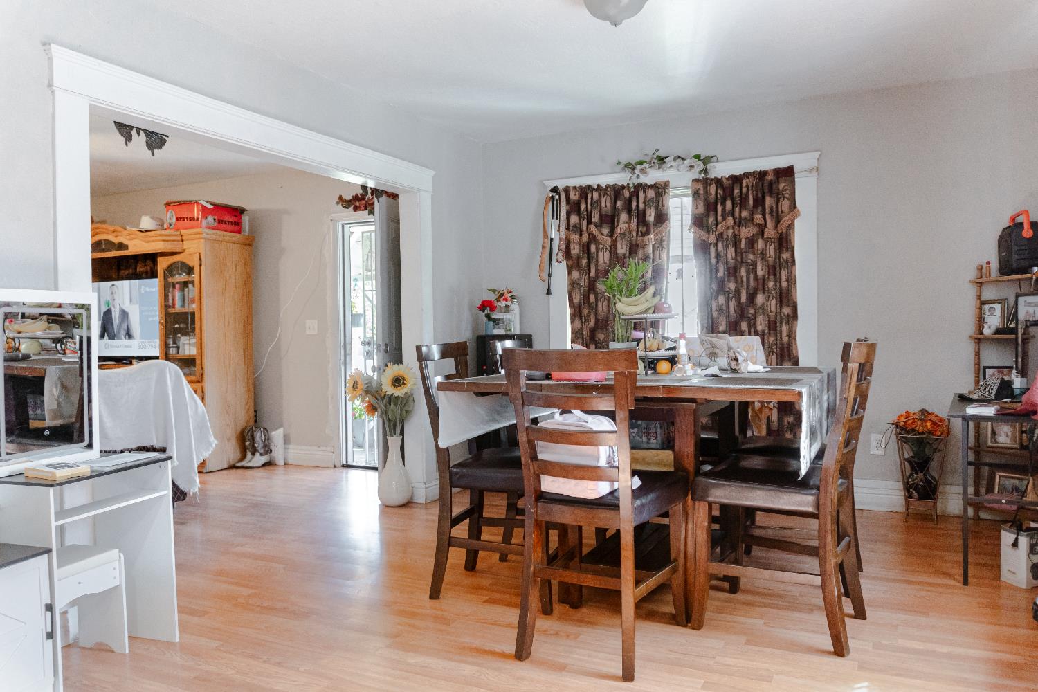 4585 E Balch Ave, Fresno, CA 93702