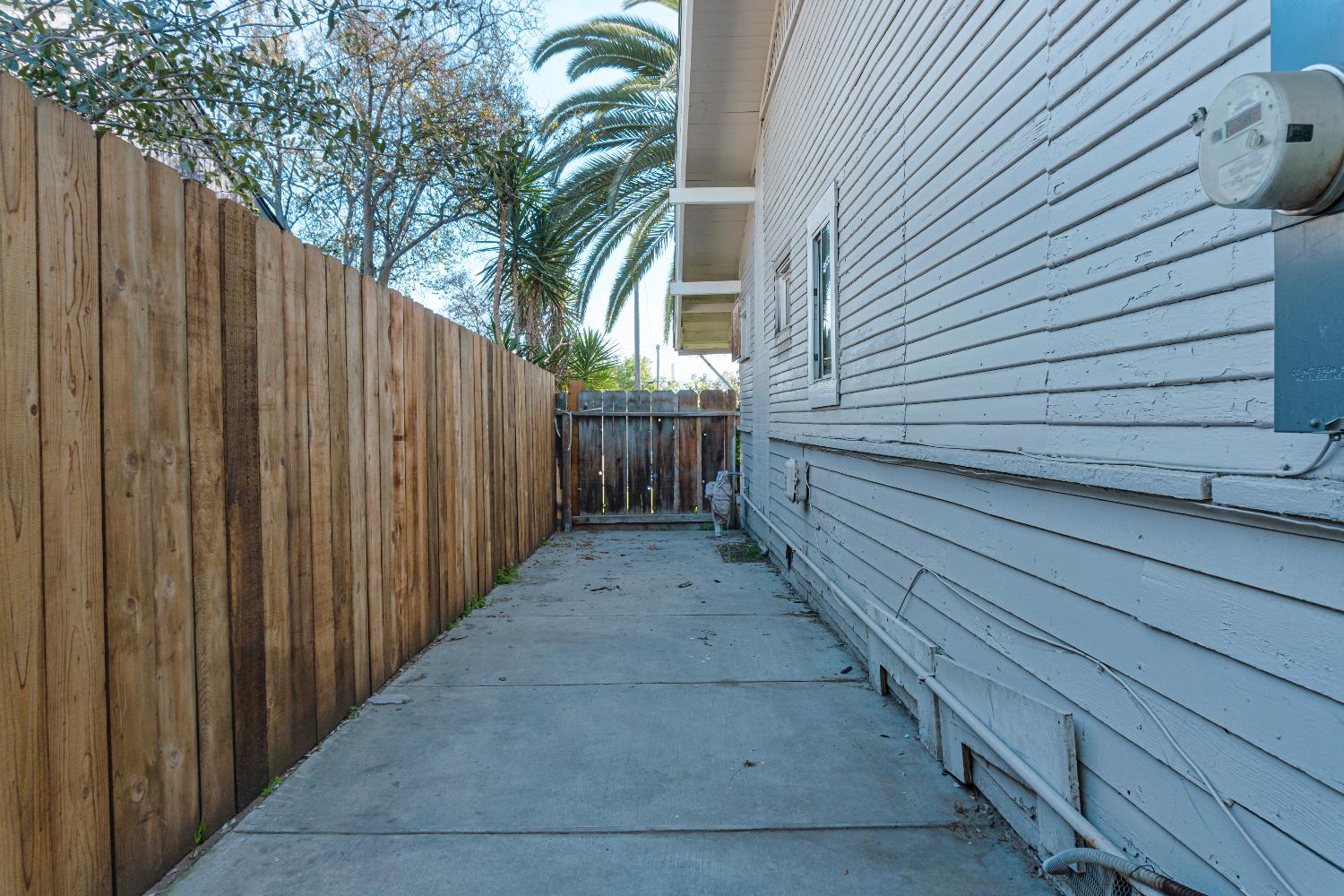 4585 E Balch Ave, Fresno, CA 93702