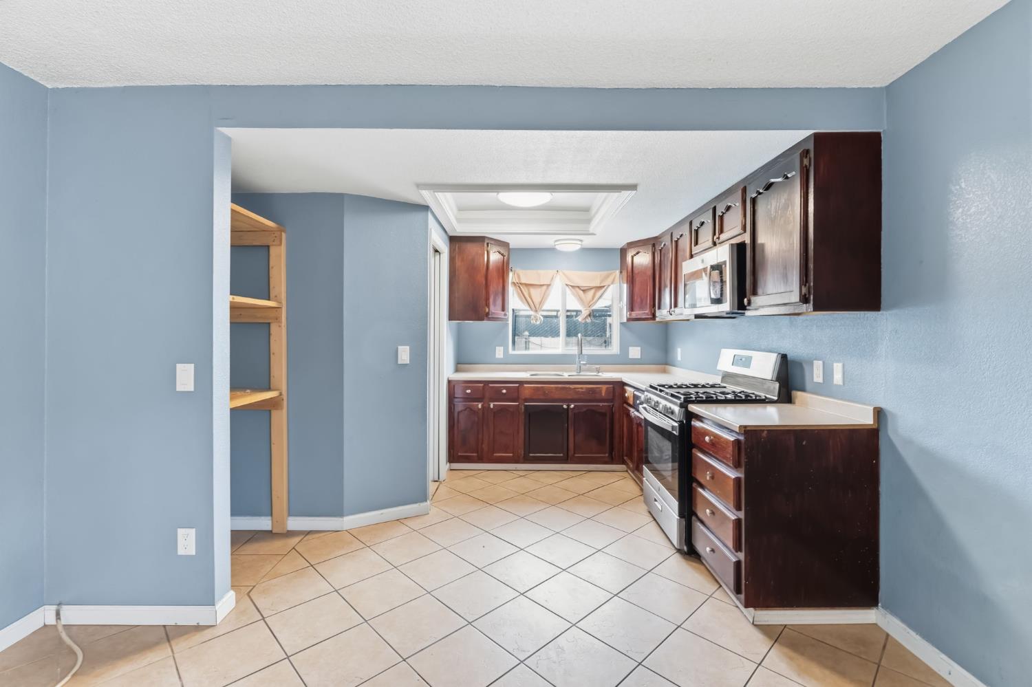 5850 E Ramona Ave, Fresno, CA 93727