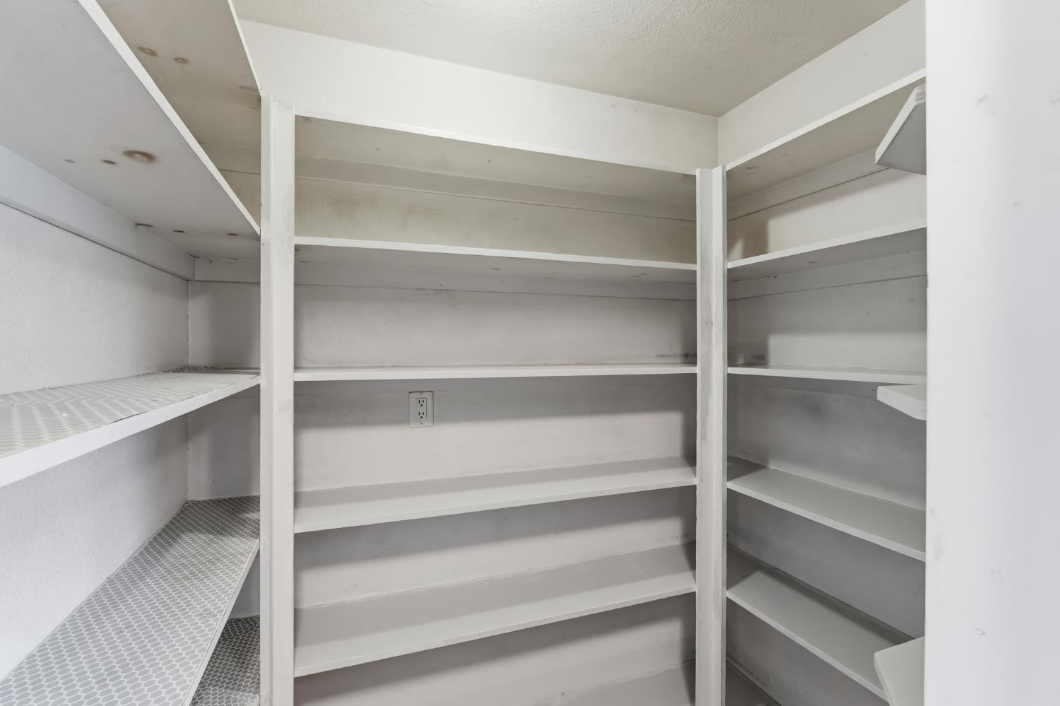 5850 E Ramona Ave, Fresno, CA 93727