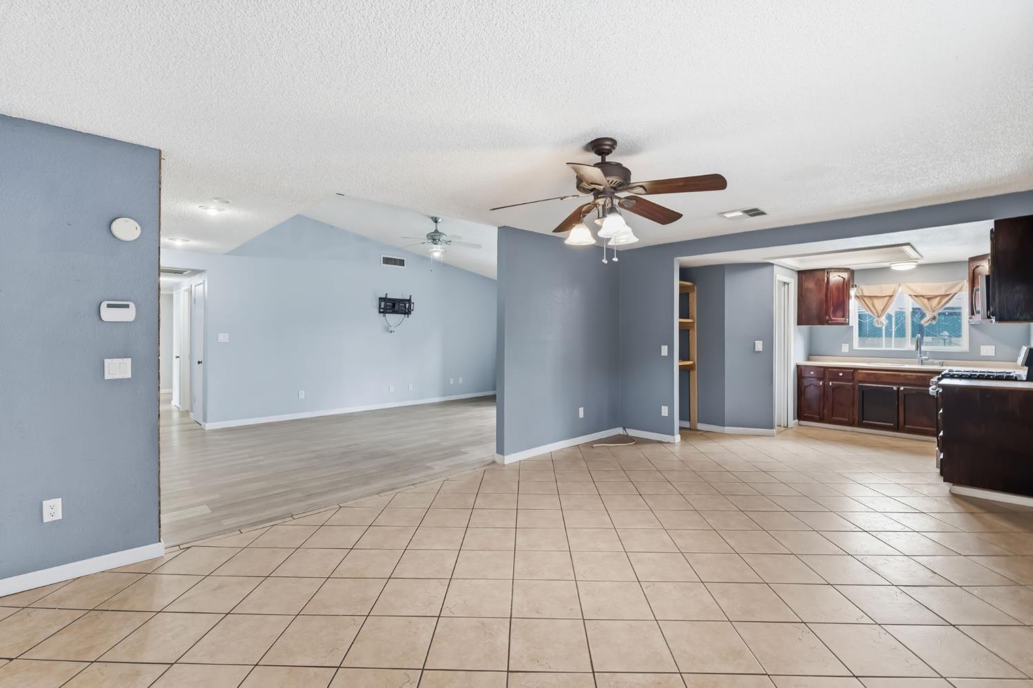 5850 E Ramona Ave, Fresno, CA 93727