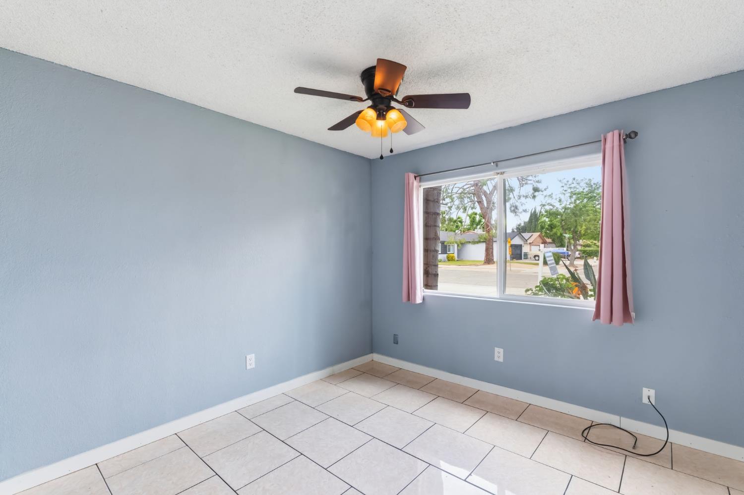 5850 E Ramona Ave, Fresno, CA 93727