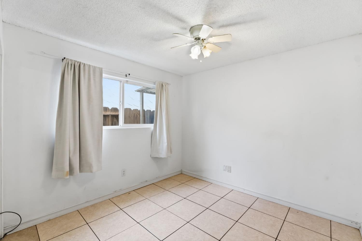 5850 E Ramona Ave, Fresno, CA 93727