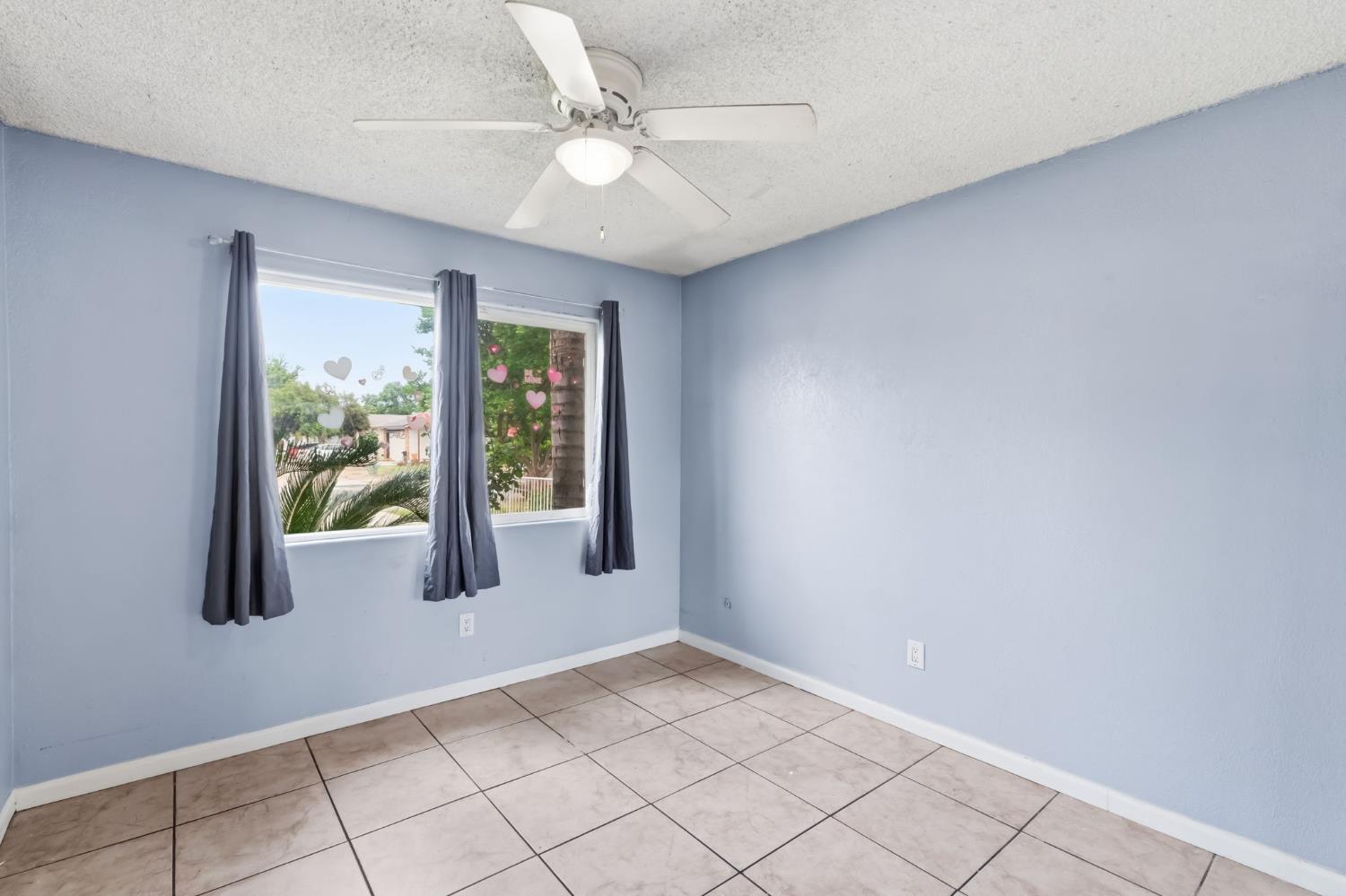 5850 E Ramona Ave, Fresno, CA 93727