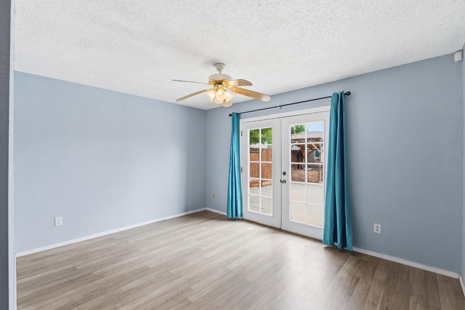 5850 E Ramona Ave, Fresno, CA 93727