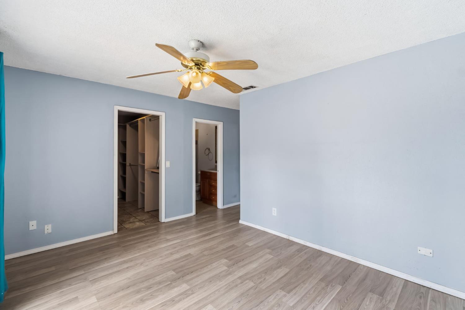 5850 E Ramona Ave, Fresno, CA 93727