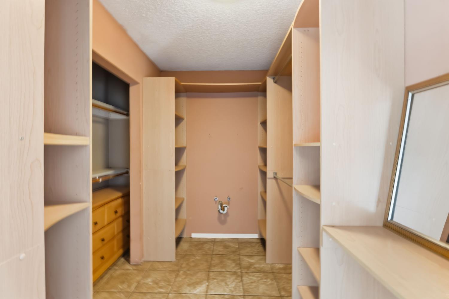 5850 E Ramona Ave, Fresno, CA 93727