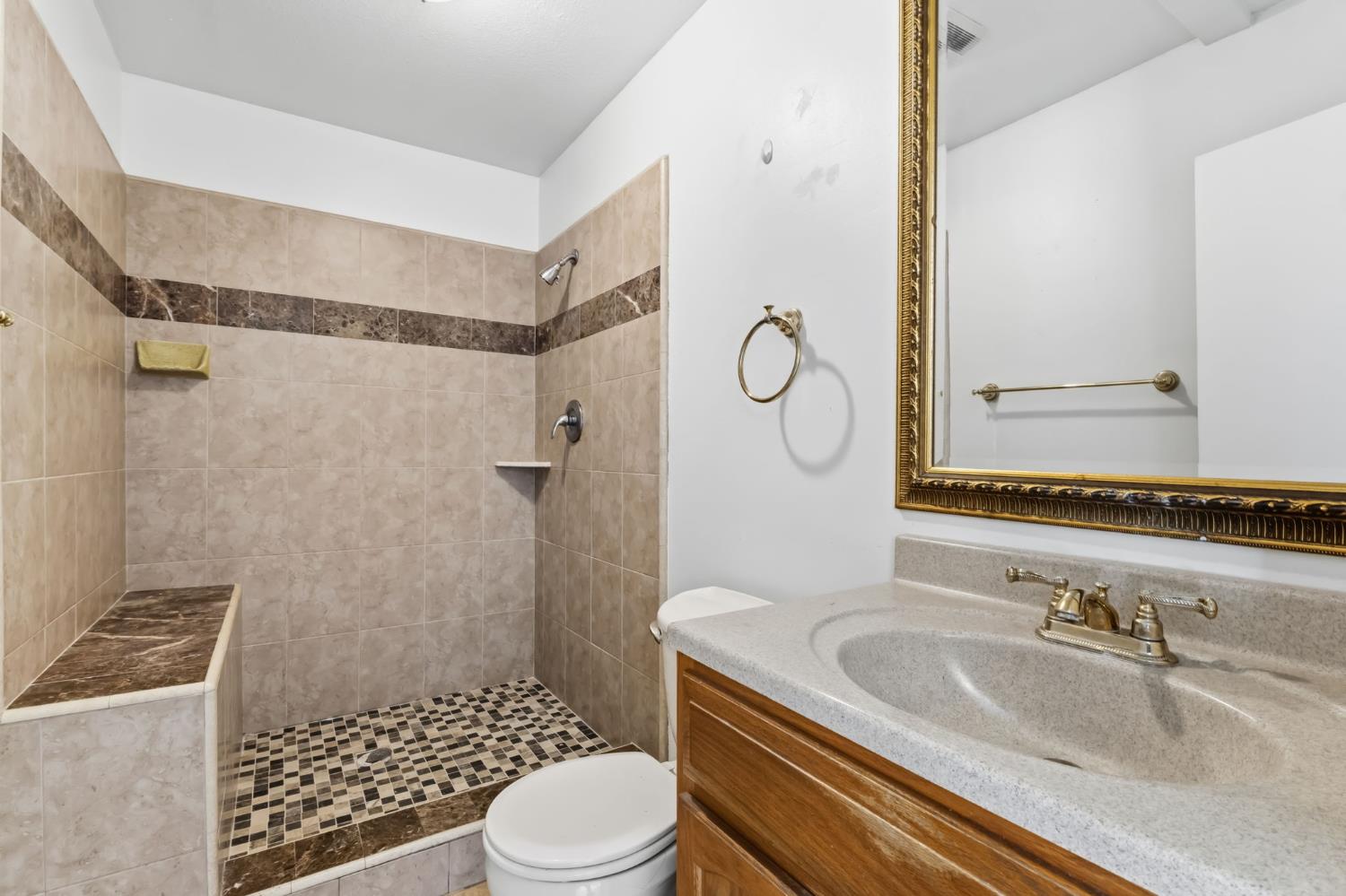 5850 E Ramona Ave, Fresno, CA 93727