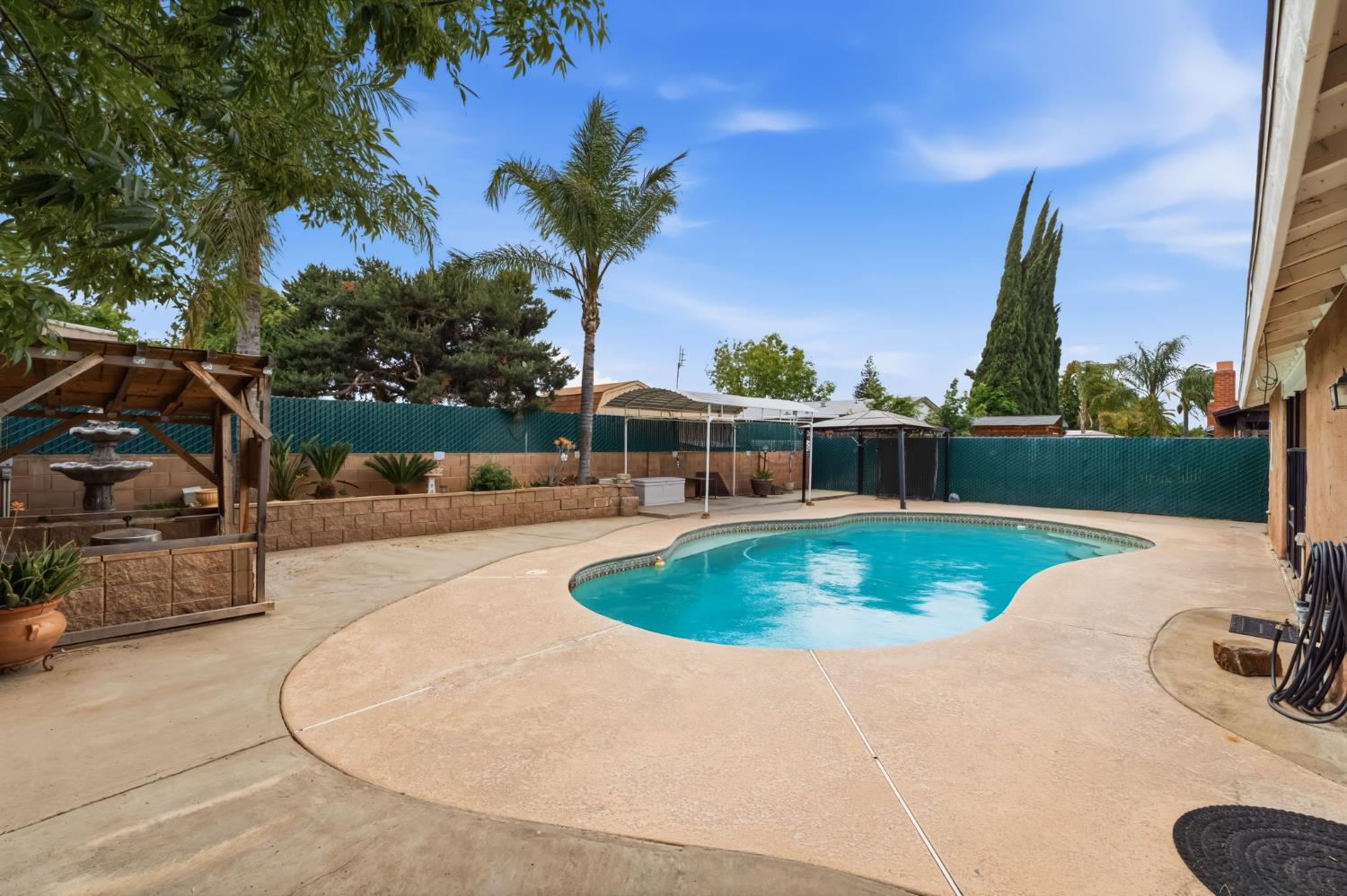 5850 E Ramona Ave, Fresno, CA 93727