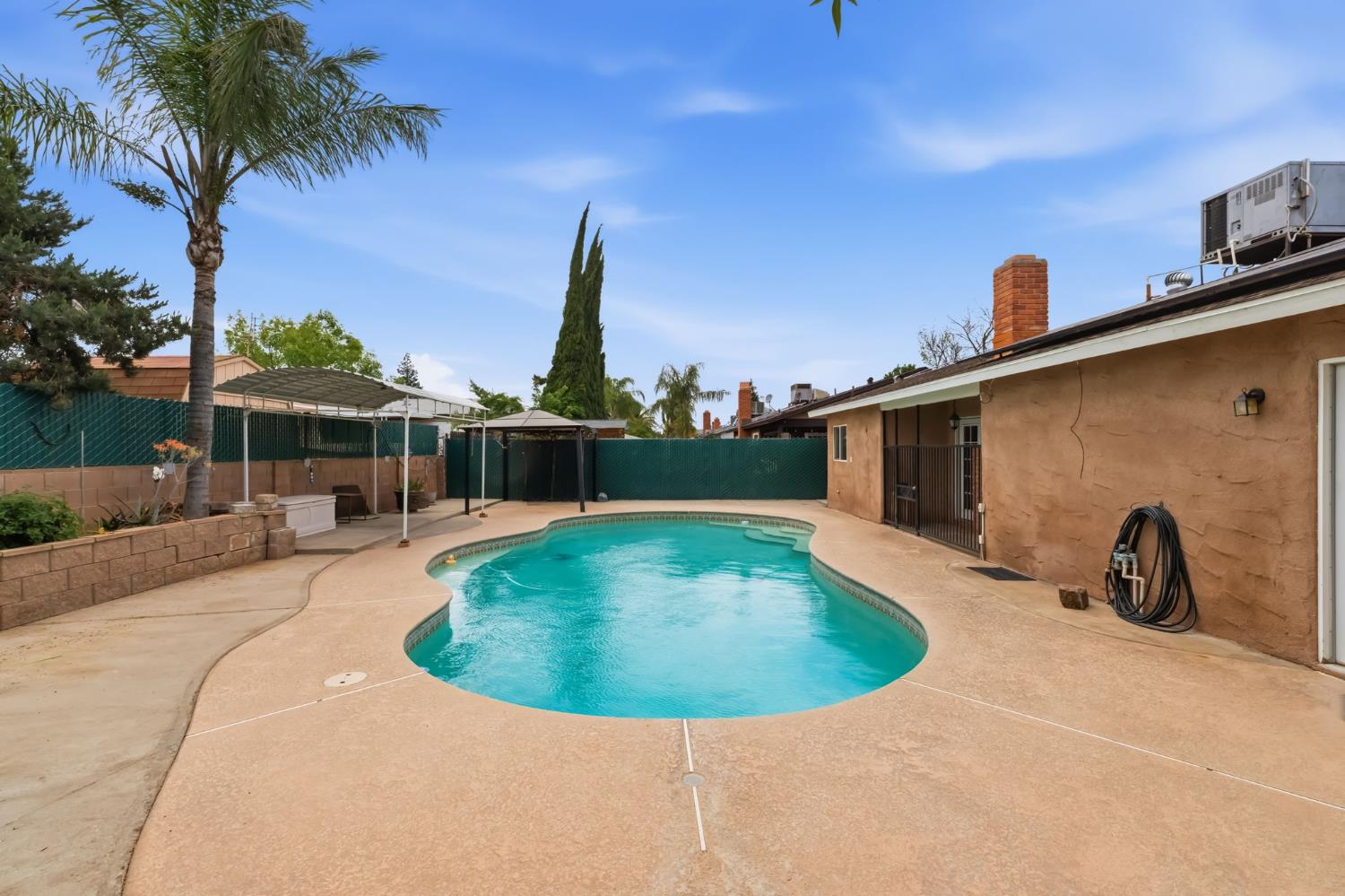 5850 E Ramona Ave, Fresno, CA 93727