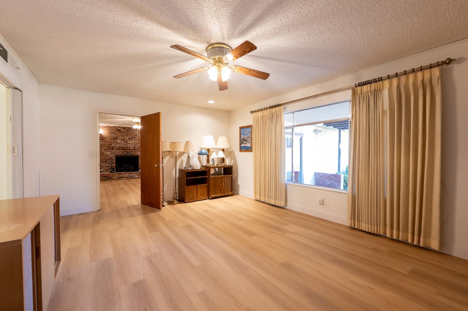 3263 E Rialto Ave, Fresno, CA 93726