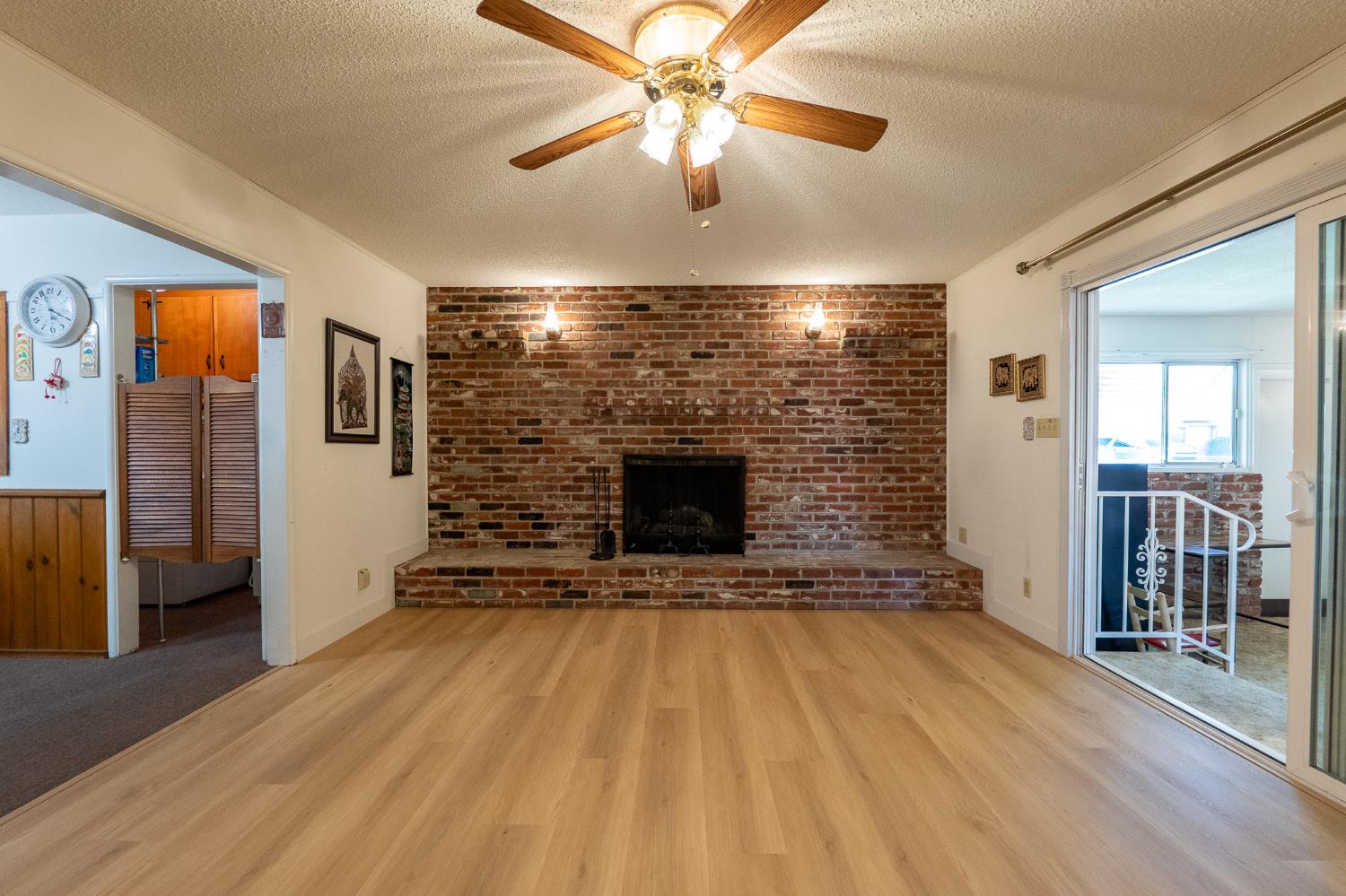 3263 E Rialto Ave, Fresno, CA 93726