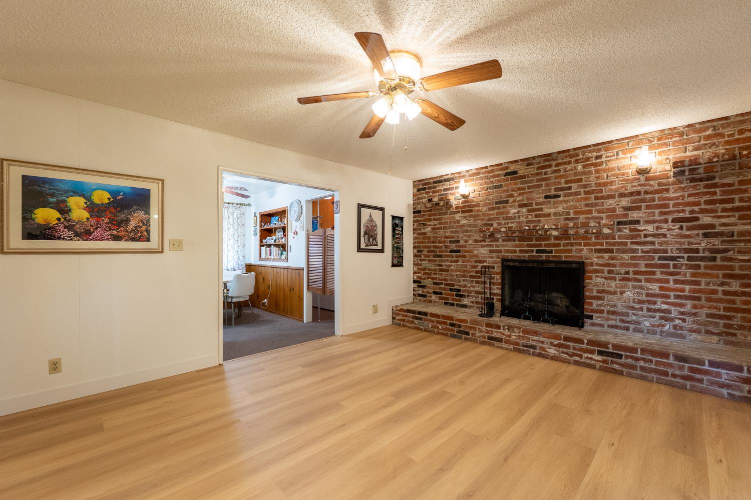 3263 E Rialto Ave, Fresno, CA 93726