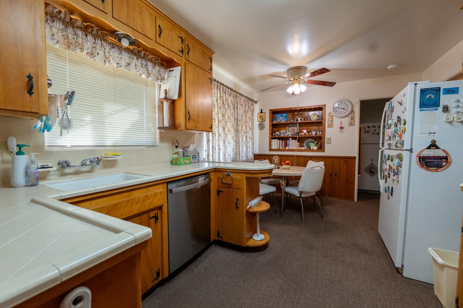 3263 E Rialto Ave, Fresno, CA 93726