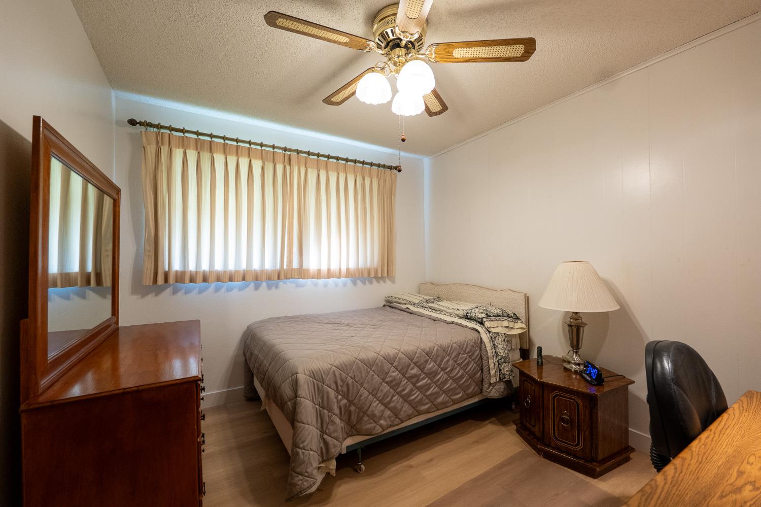 3263 E Rialto Ave, Fresno, CA 93726