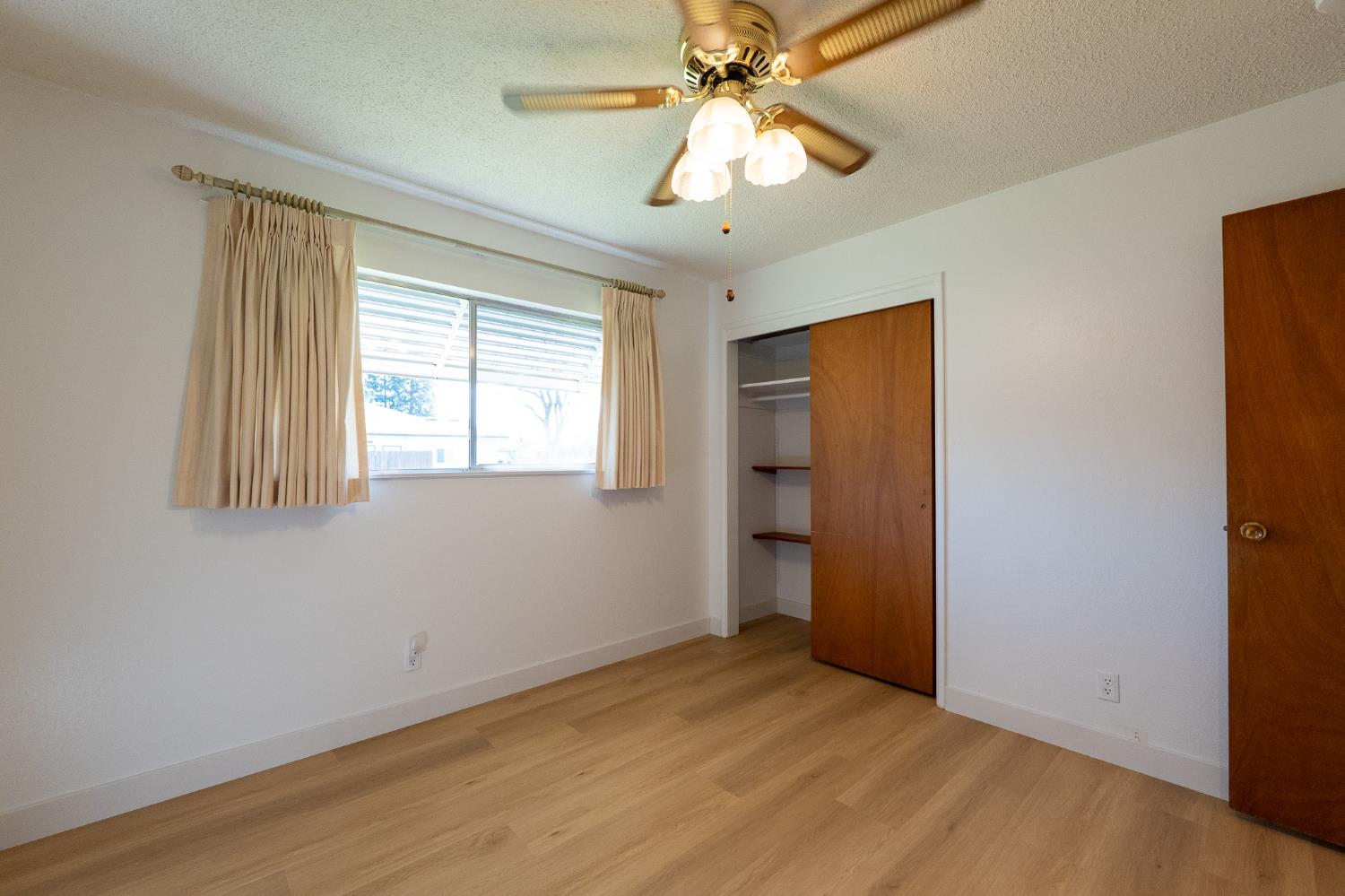 3263 E Rialto Ave, Fresno, CA 93726