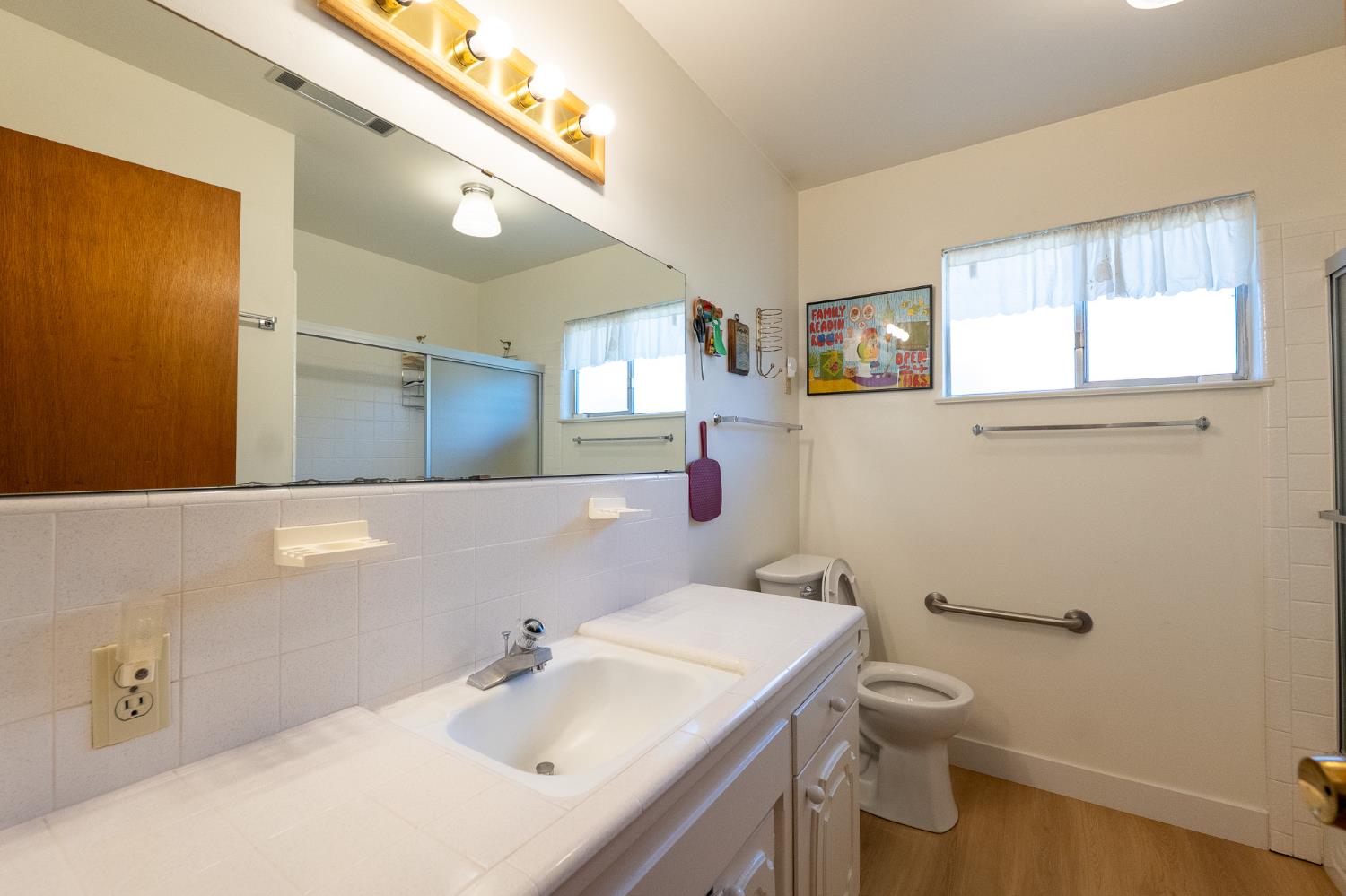 3263 E Rialto Ave, Fresno, CA 93726