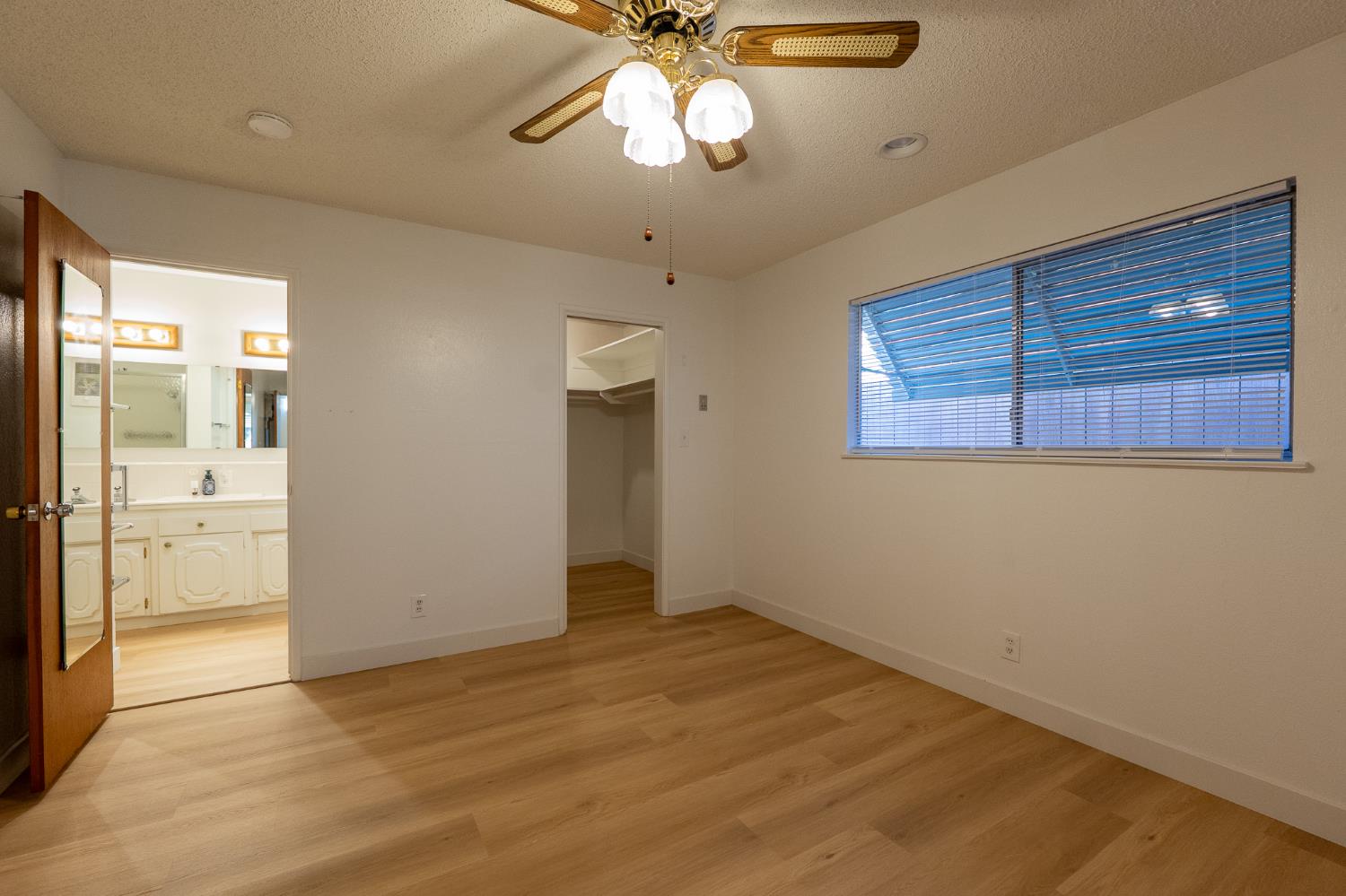 3263 E Rialto Ave, Fresno, CA 93726