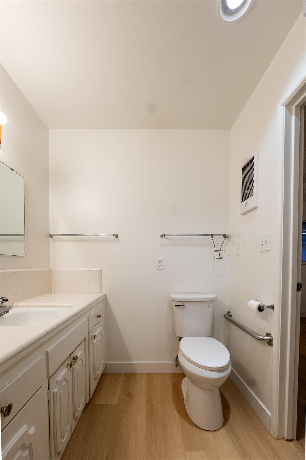 3263 E Rialto Ave, Fresno, CA 93726