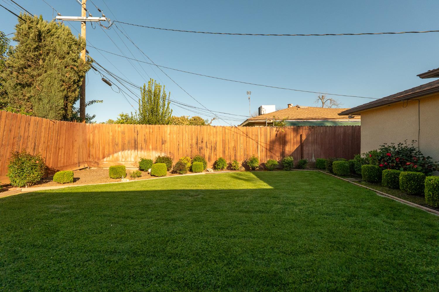 3263 E Rialto Ave, Fresno, CA 93726