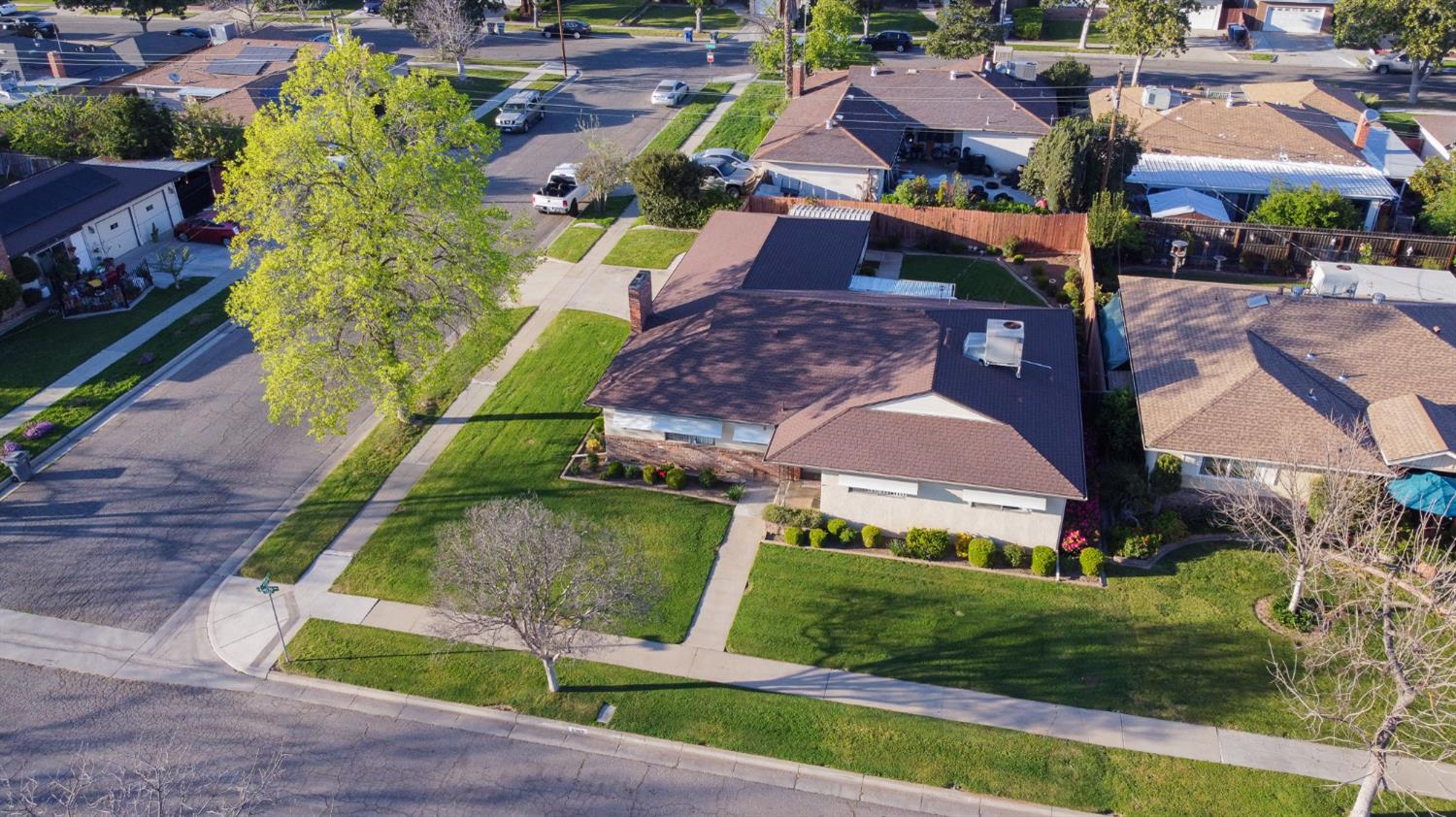 3263 E Rialto Ave, Fresno, CA 93726