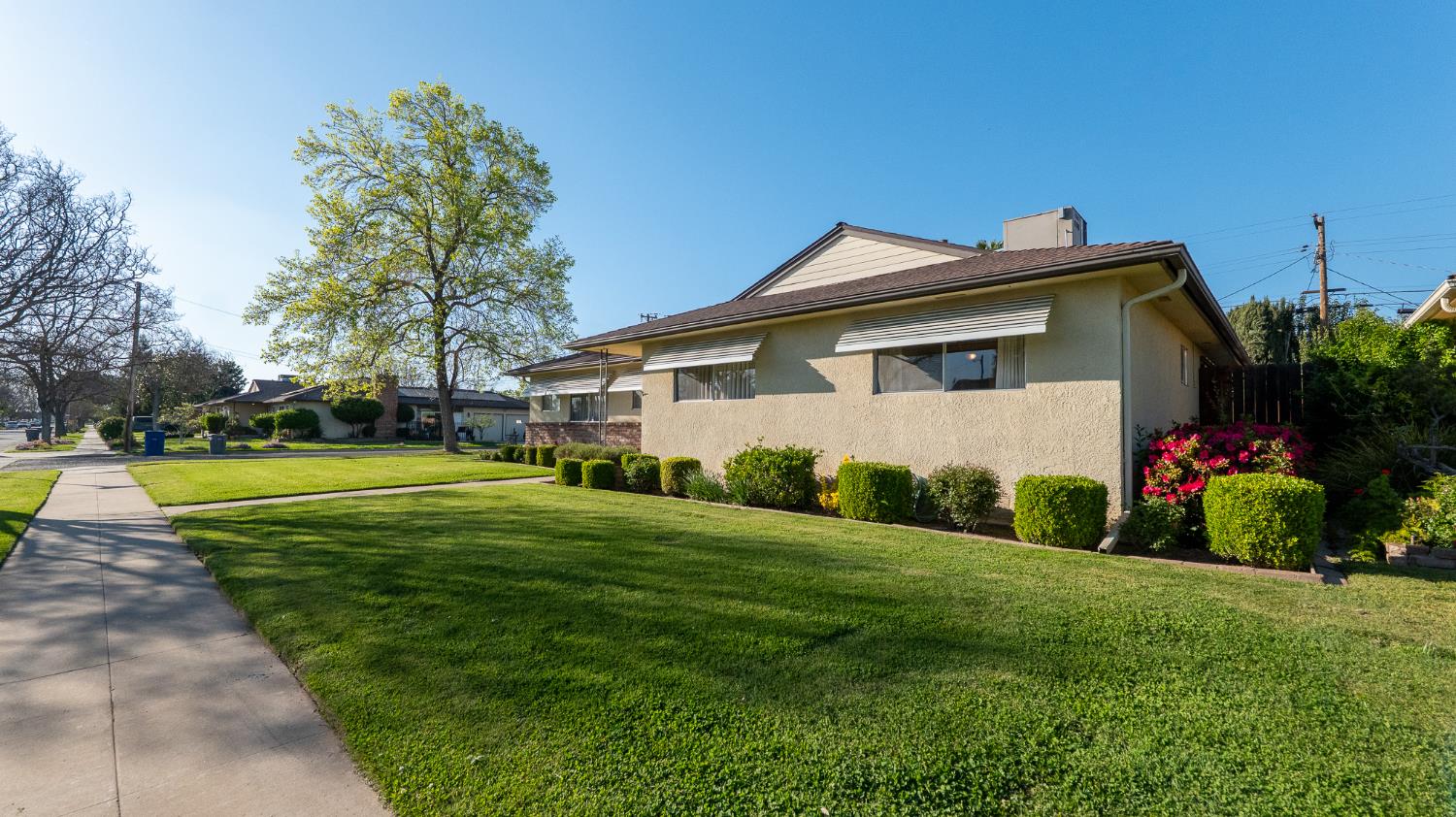 3263 E Rialto Ave, Fresno, CA 93726