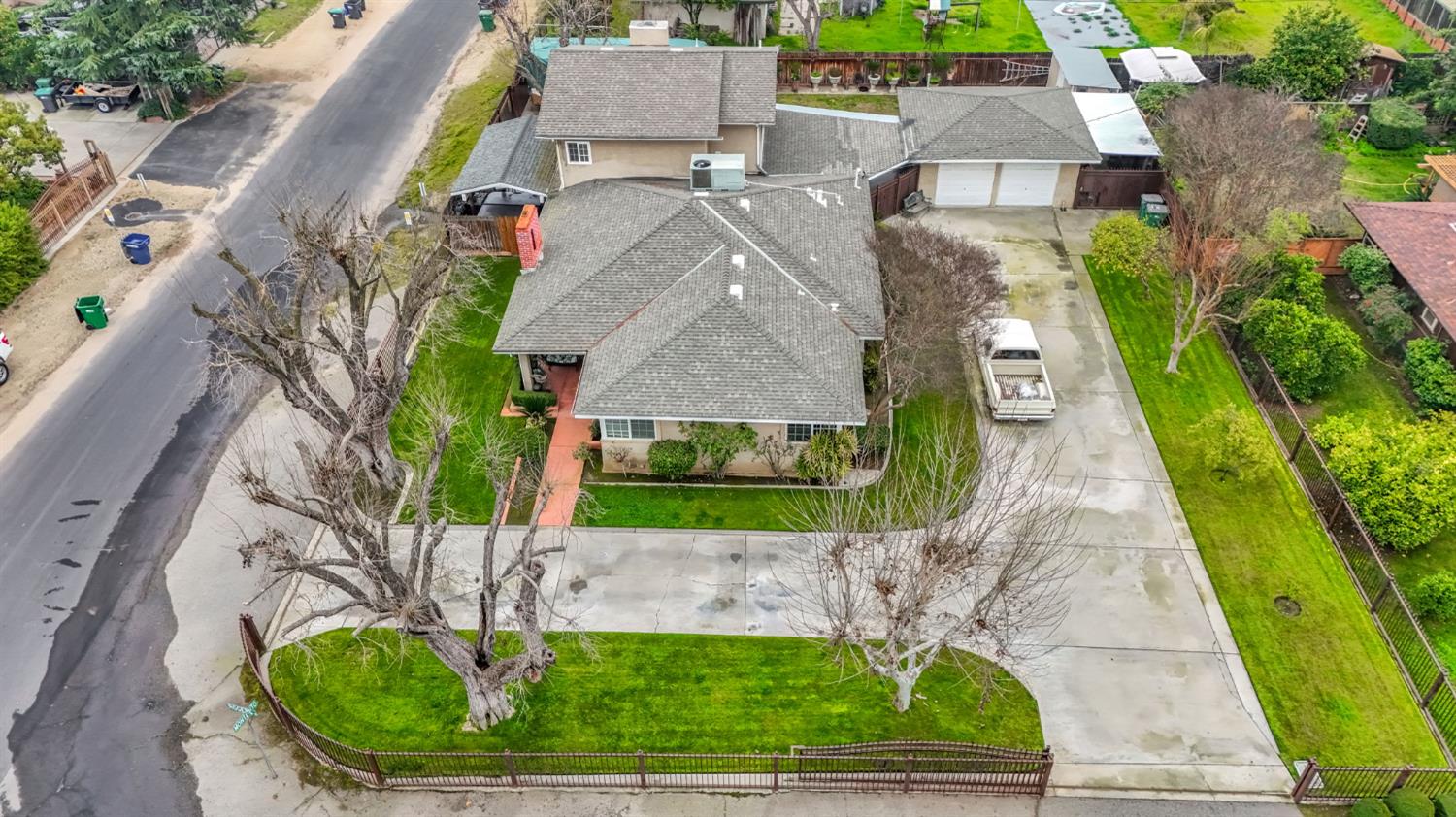 907 S Rogers Ln, Fresno, CA 93727