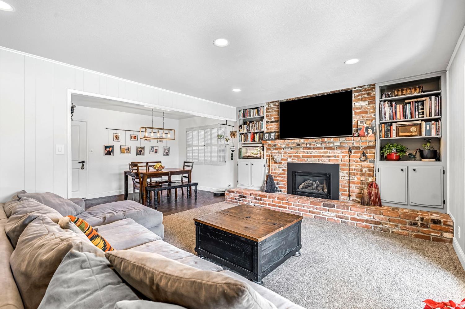 1263 E Ellery Ave, Fresno, CA 93710