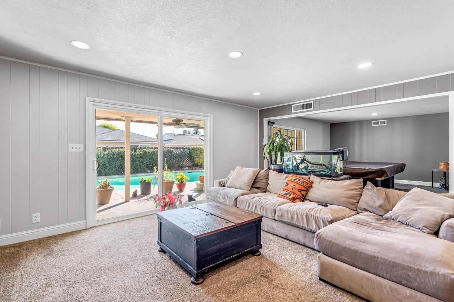 1263 E Ellery Ave, Fresno, CA 93710