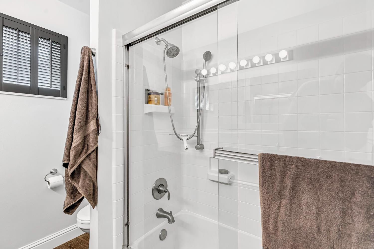 1263 E Ellery Ave, Fresno, CA 93710