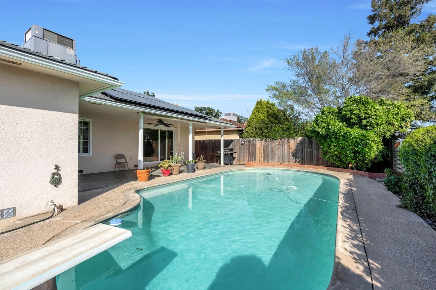 1263 E Ellery Ave, Fresno, CA 93710