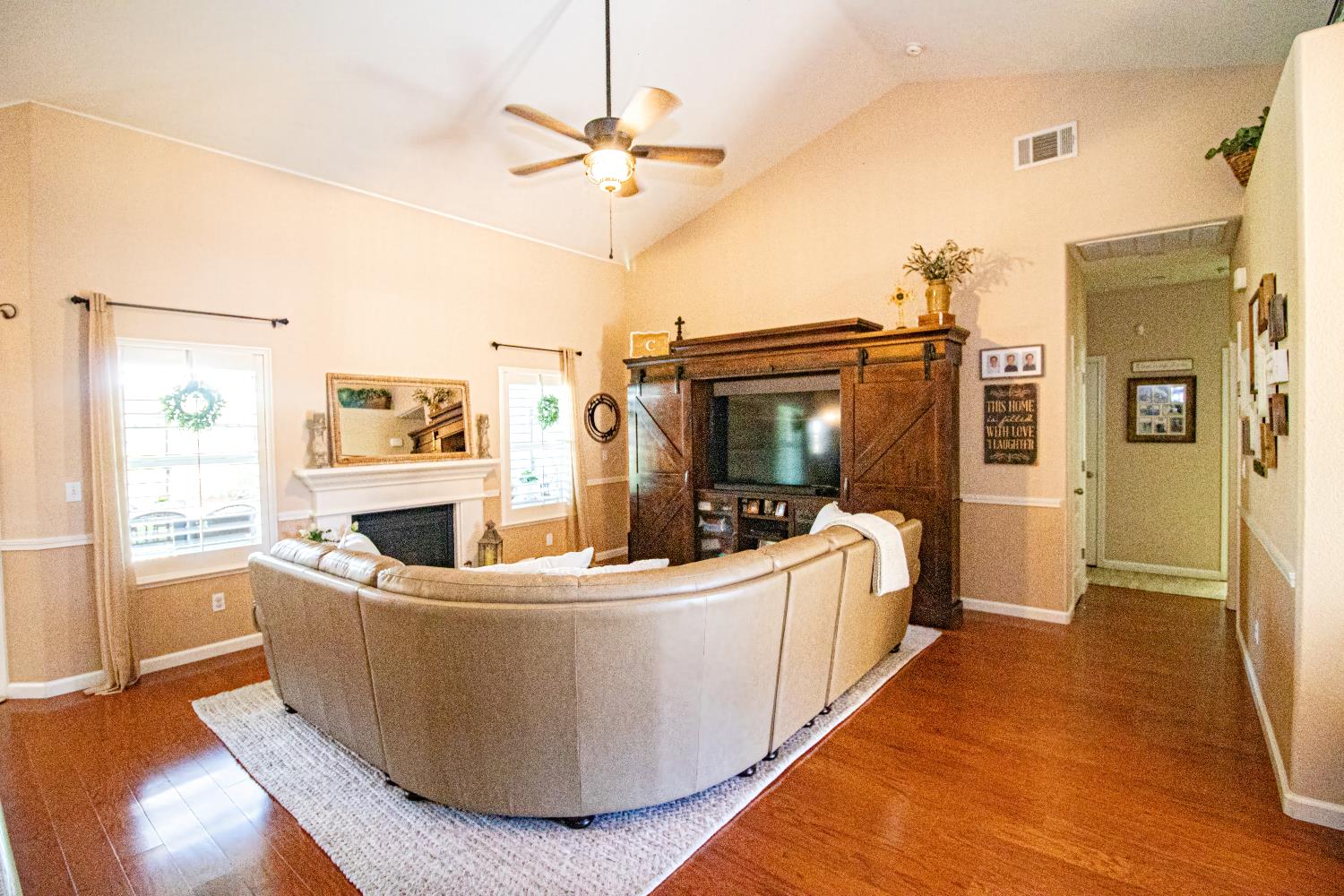 3156 N Arroyo Ave, Fresno, CA 93727