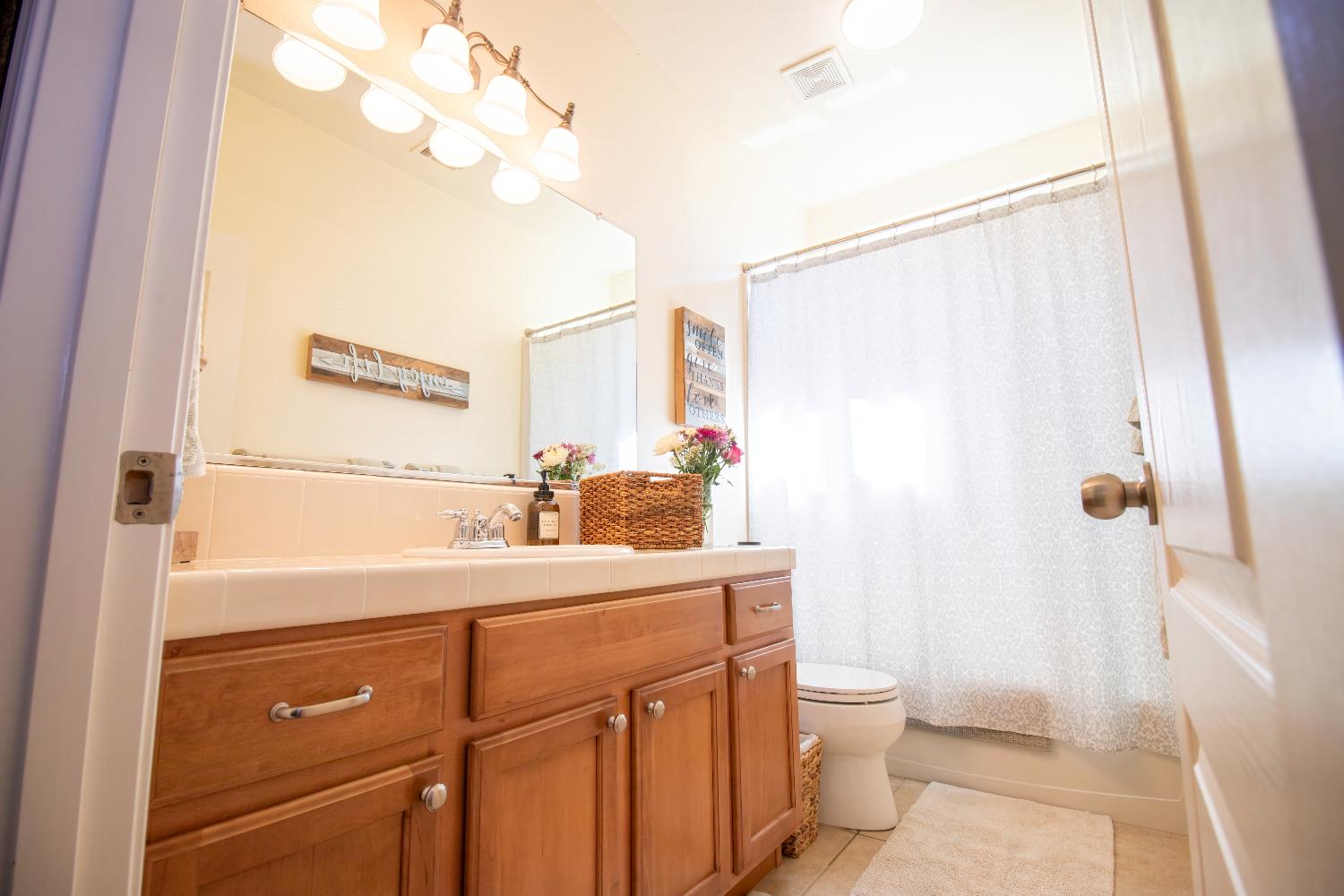 3156 N Arroyo Ave, Fresno, CA 93727