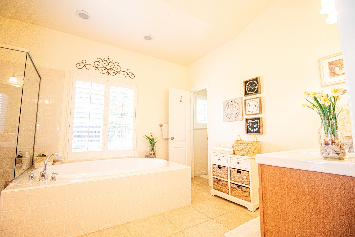 3156 N Arroyo Ave, Fresno, CA 93727