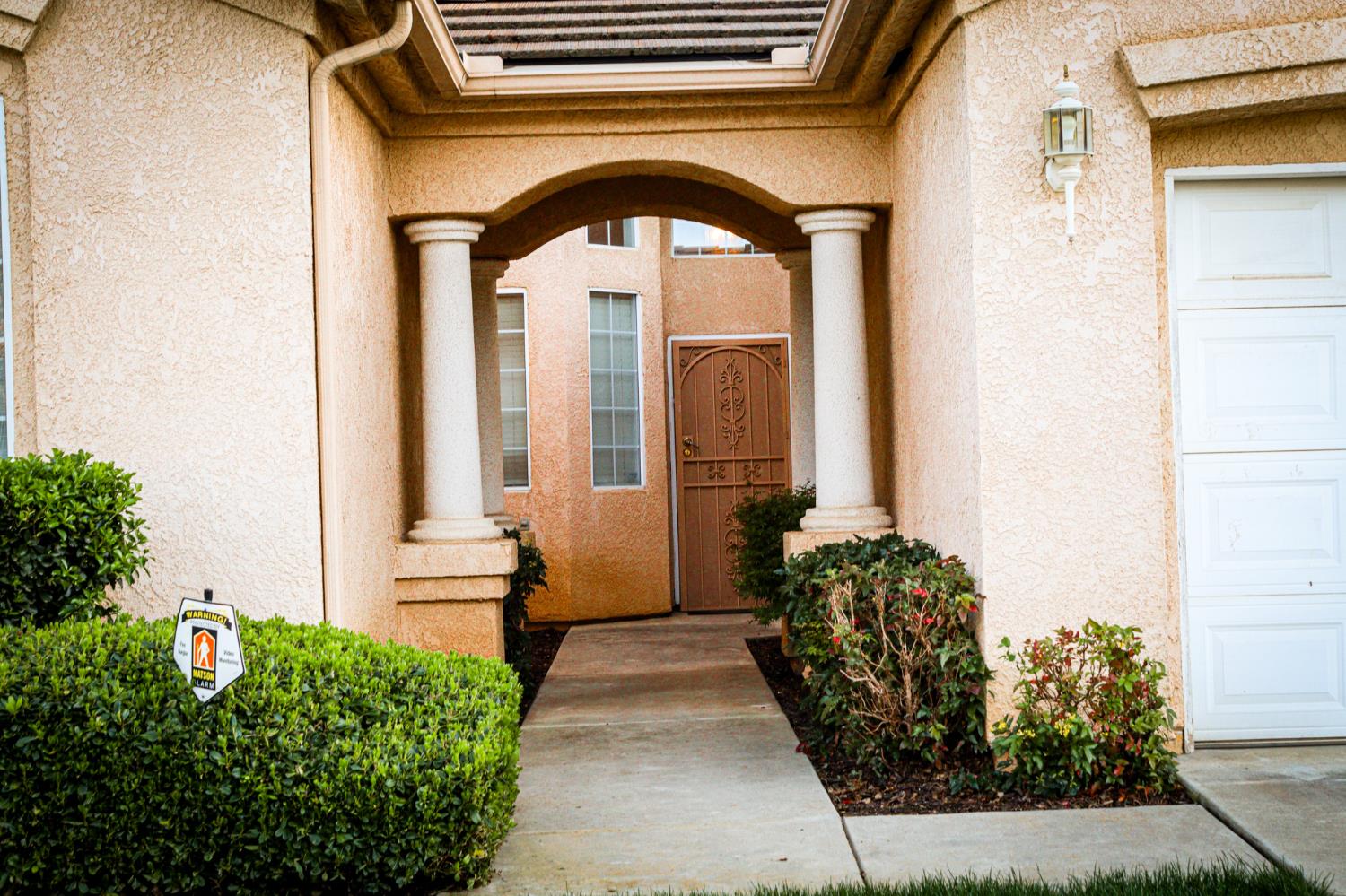 2027 E Eclipse Ave, Fresno, CA 93720