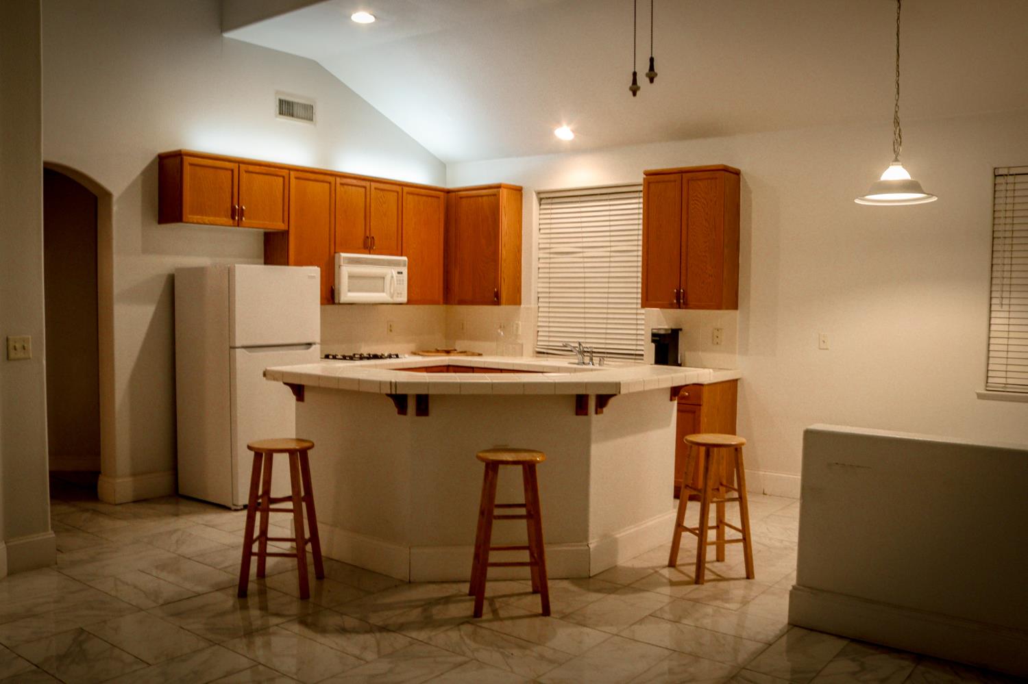 2027 E Eclipse Ave, Fresno, CA 93720