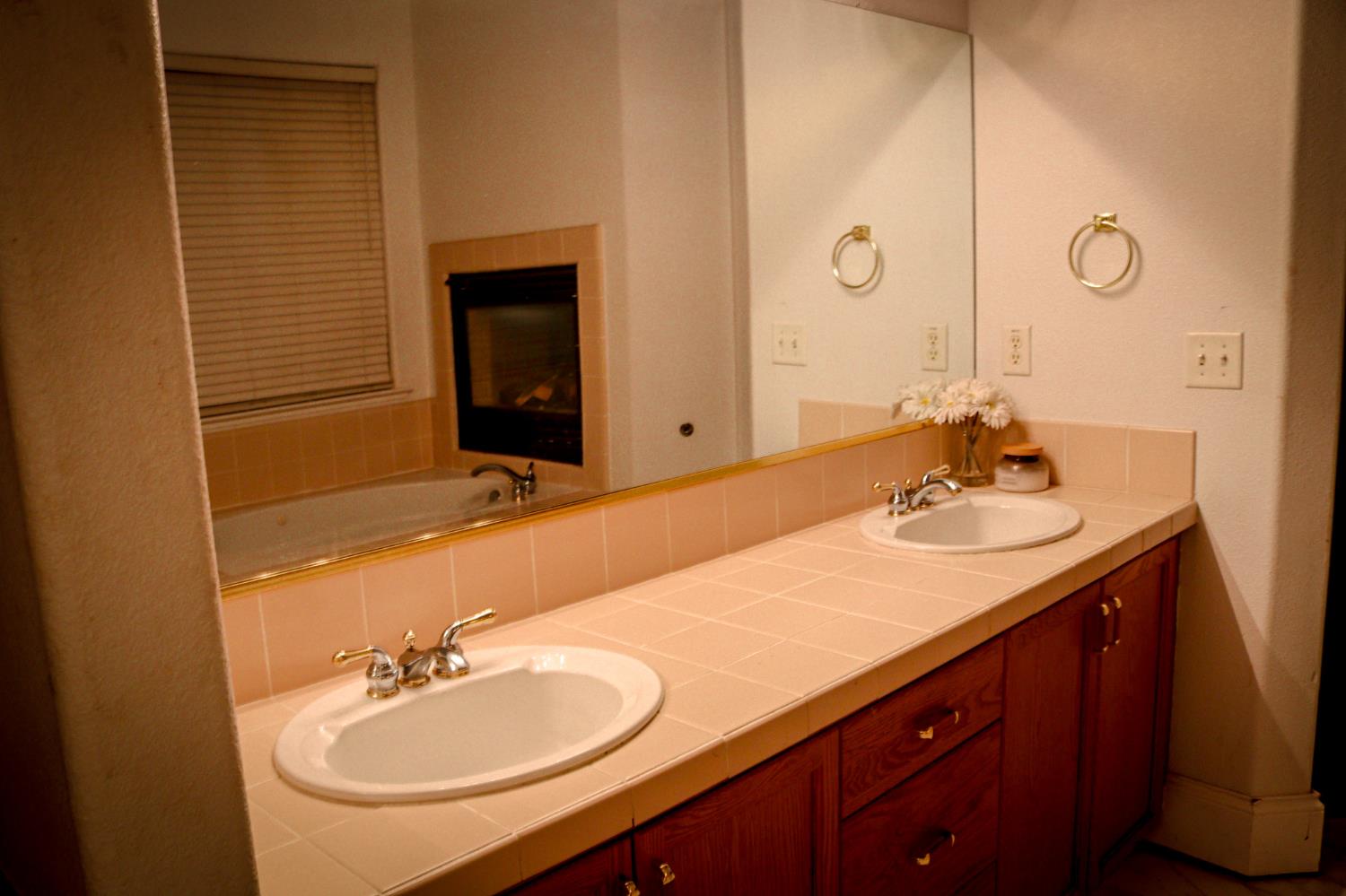 2027 E Eclipse Ave, Fresno, CA 93720