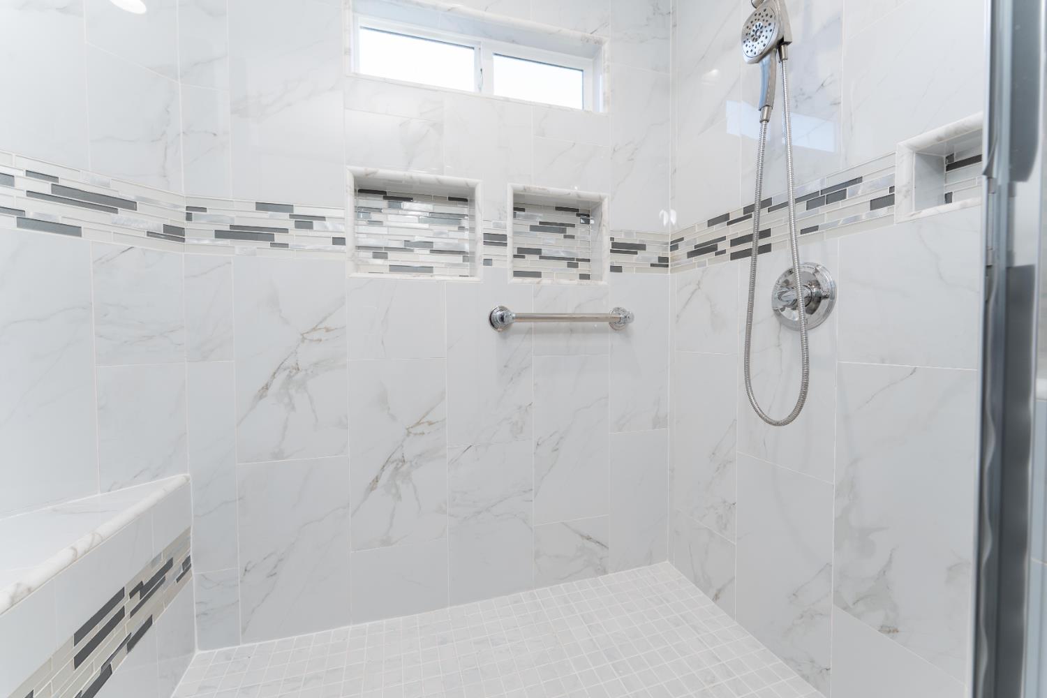 2054 Irving Cir, Tulare, CA 93274