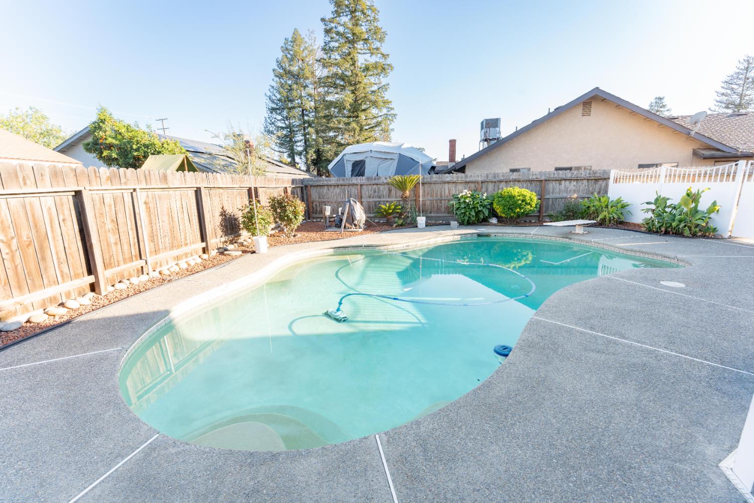 2054 Irving Cir, Tulare, CA 93274