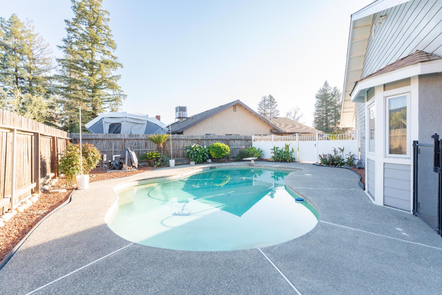 2054 Irving Cir, Tulare, CA 93274