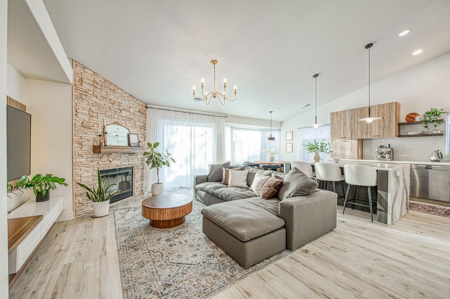 7415 N Hayston Ave, Fresno, CA 93720